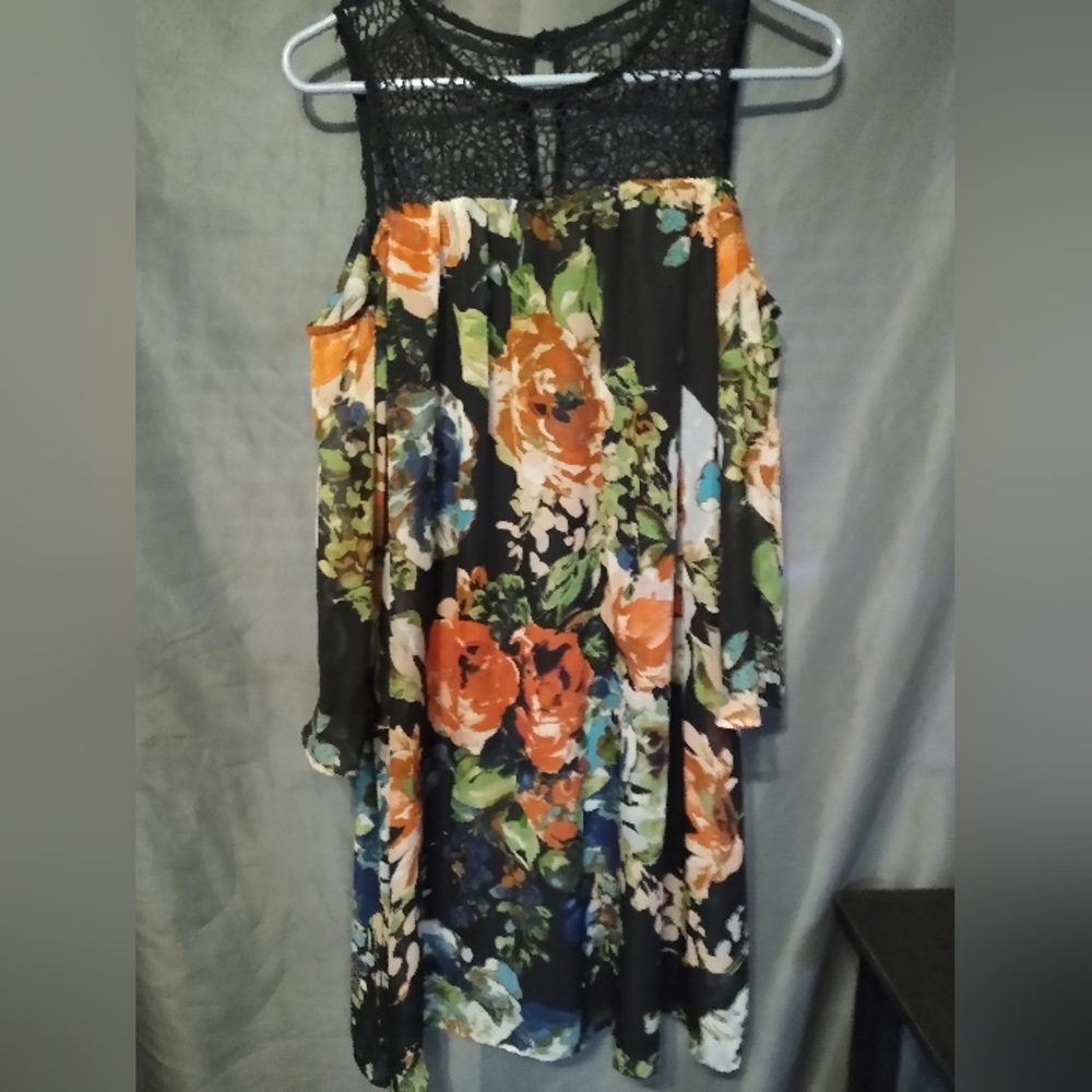 Robert Lewis Cold Shoulder Floral Dress with Lace Detail